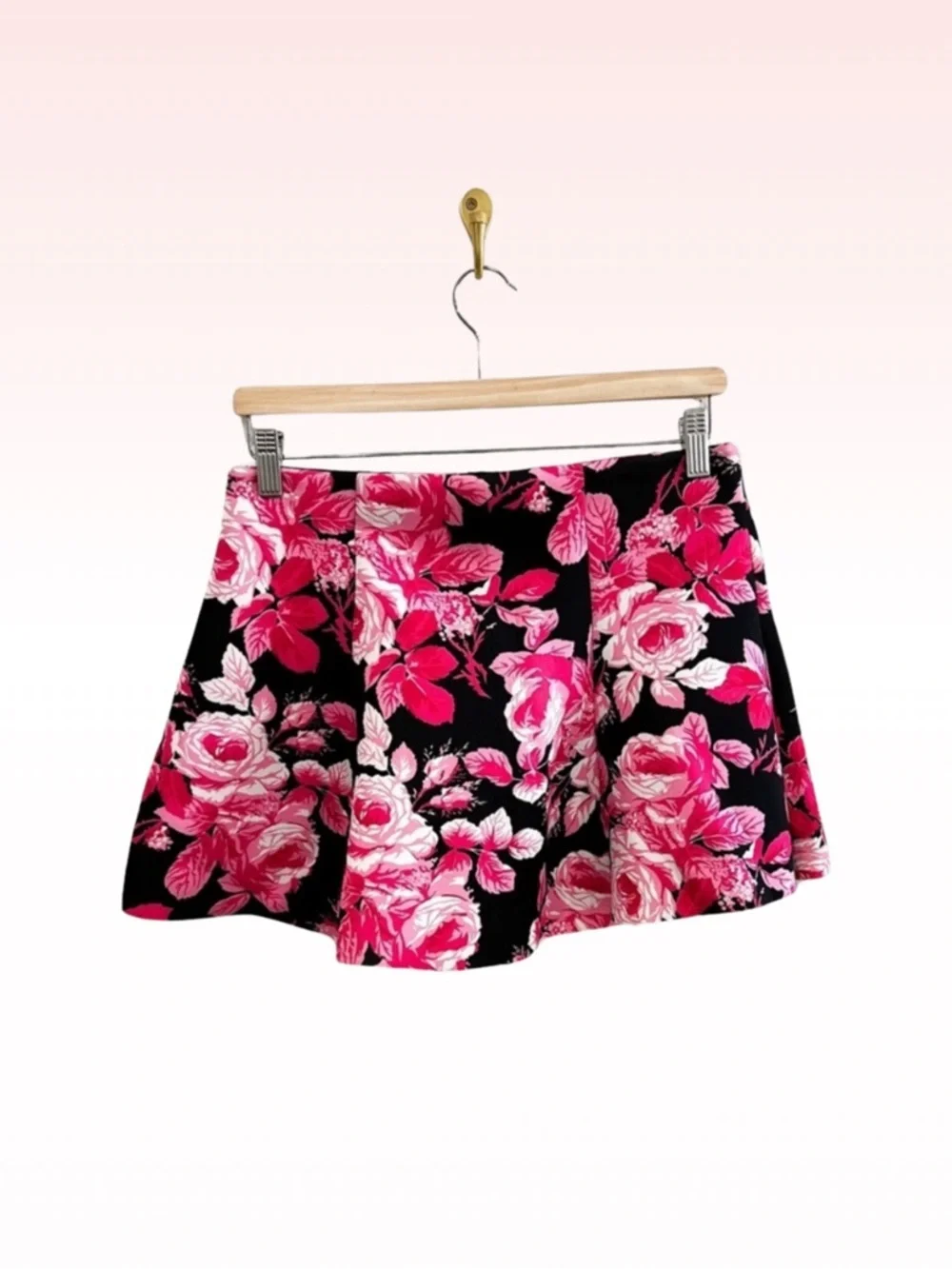 FOREVER 21 Black & Pink Floral Rose Mini Skirt (Sz M)